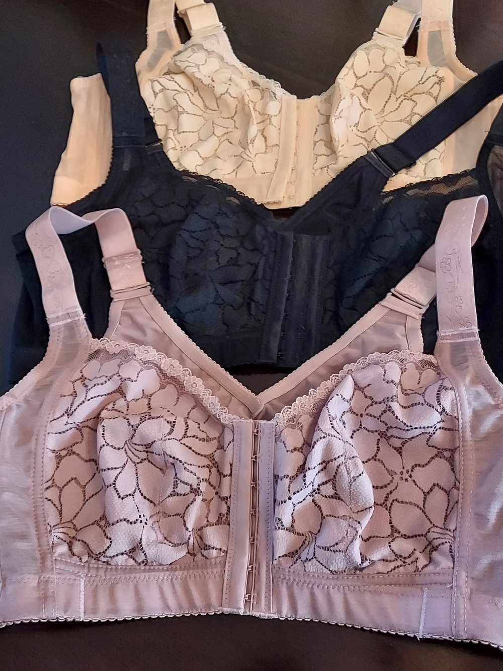 Front-Closure Wide Adjustable Strap/Lace Front BrasTaupe:Black & Cream 42DD (2X)